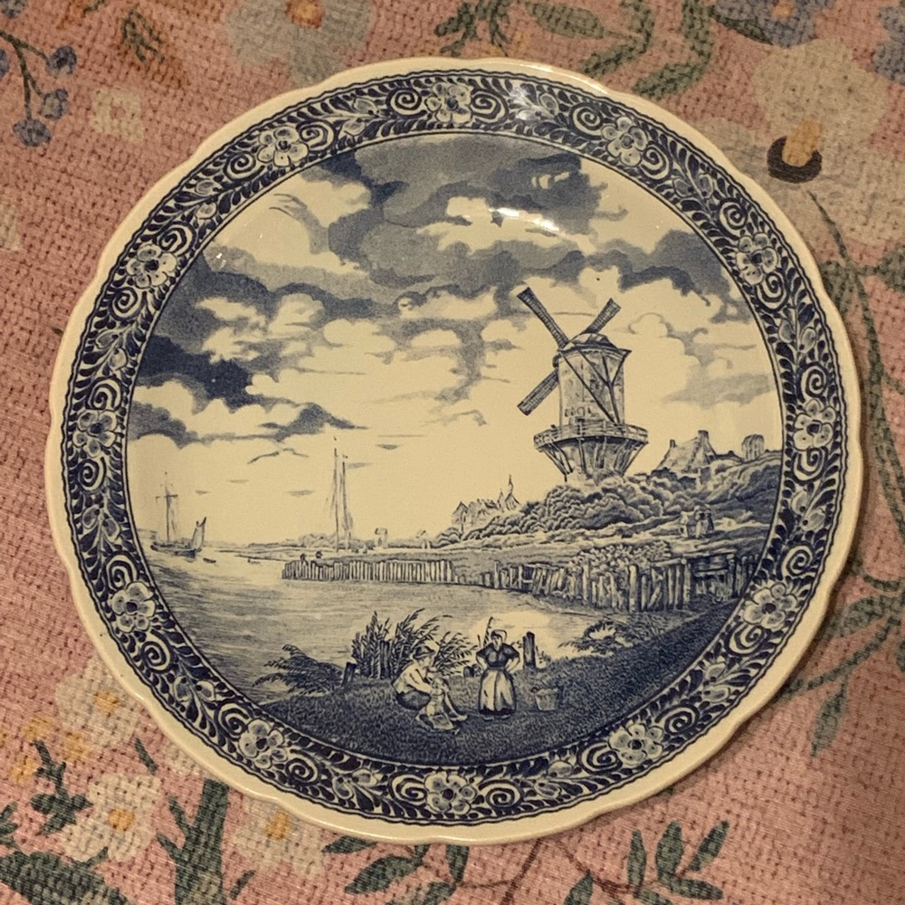 Delft blue by Boch “made for Royal Sphinx” (Holland) Lg porcelain Serving Plate